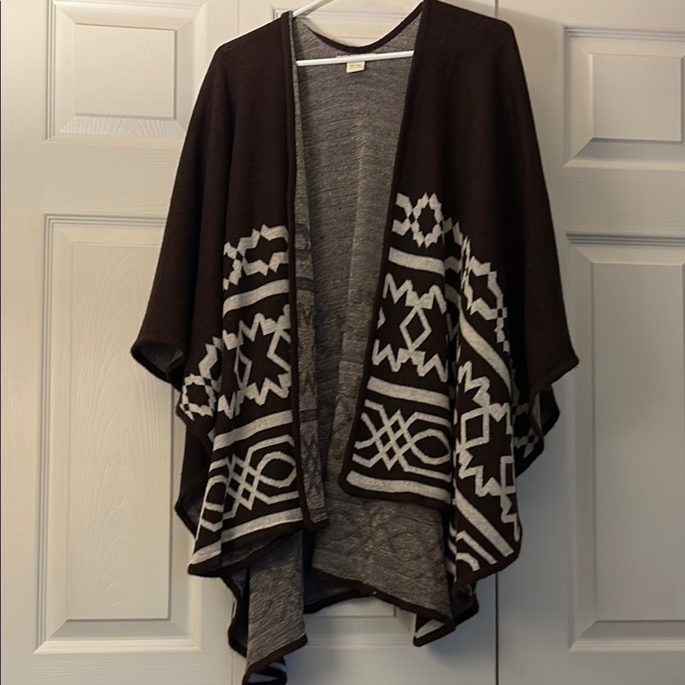 Ariat Brown and White Patterned Sweater Shawl/Wrap